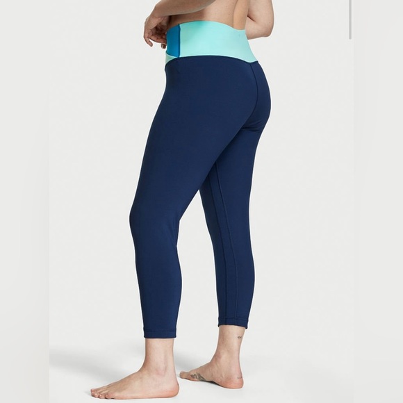 VICTORIA'S SECRET Leggings - Picture 2 of 4